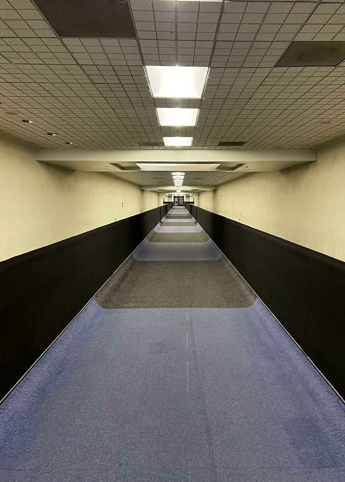 I’m A Flight Attendant And I’ve Been Trying To Get A Good Shot Of This Place For A While. I Give You, The IAH Underground Walkway Between Terminals. I Hate It Here