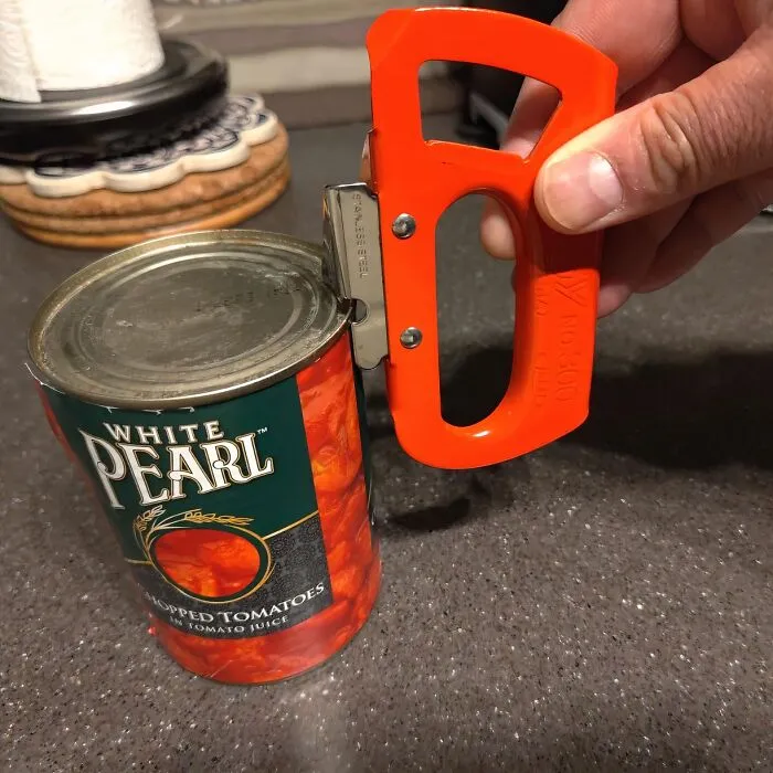 Forget About Flimsy Can Openers That Bend And Break! This <a Style="Display:inline;" Href="Https://Www.amazon.com/Dp/B001tv6a7g?asc_item-ID=amzn1.ideas.3od26f3y1tfb9&linkcode=ll1&tag=bpbison-20&linkid=a297e195e5c167fbb7c4f80fb8285bd5&language=en_us&ref_=as_li_ss_tl" Target="_blank"><span Style="Font: Inherit; Color: #d74b1f;"> Sturdy Can Opener</Span> Is Built To Last, So You Can Finally Open Those Stubborn Cans Without A Wrestling Match