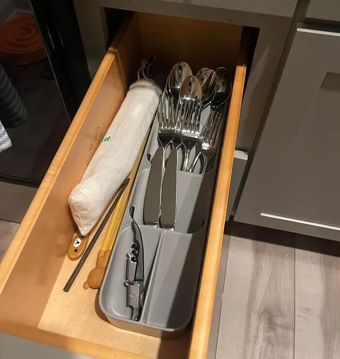 <span Style="Font: Inherit; Color: #d74b1f;"> Compact Utensil Organizer</Span> : Your Drawers Are About To Look So Tidy, You'll Be Tempted To Invite Your Mother-In-Law Over For A Surprise Inspection
