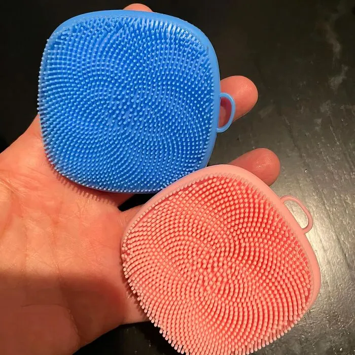 This <a Style="Display:inline;" Href="Https://Www.amazon.com/Silicone-Scrubber-Cleansing-Waterproof-Exfoliating/Dp/B08gzj3xh8?th=1&linkcode=ll1&tag=bppig-20&linkid=f92cc90549472a0ca19ebdfe5bc1ab5e&language=en_us&ref_=as_li_ss_tl" Target="_blank"><span Style="Font: Inherit; Color: #d74b1f;"> Silicone Face Scrubber</Span> Is The Key To Unlocking That Baby-Soft Skin You've Always Dreamed Of