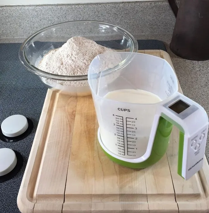 Stop Second-Guessing Your Measurements! This <a Style="Display:inline;" Href="Https://Www.amazon.com/Dp/B06y3bfhjl?ascsubtag=7721328%2c2%2c33%2cd%2c0%2c0%2c0%2c900%3a2%3b974%3a3%3b1125%3a2%3b1338%3a1%2c0%2c0%2c0%2c0&btn_ref=srctok-Ba81ef3d764752ea&th=1&linkcode=ll1&tag=bpcorgi-20&linkid=06022a355ba7d3fd772b02831e29ee2c&language=en_us&ref_=as_li_ss_tl" Target="_blank"><span Style="Font: Inherit; Color: #d74b1f;"> Digital Kitchen Scale And Measuring Cup</Span> Takes The Guesswork Out Of Cooking And Baking