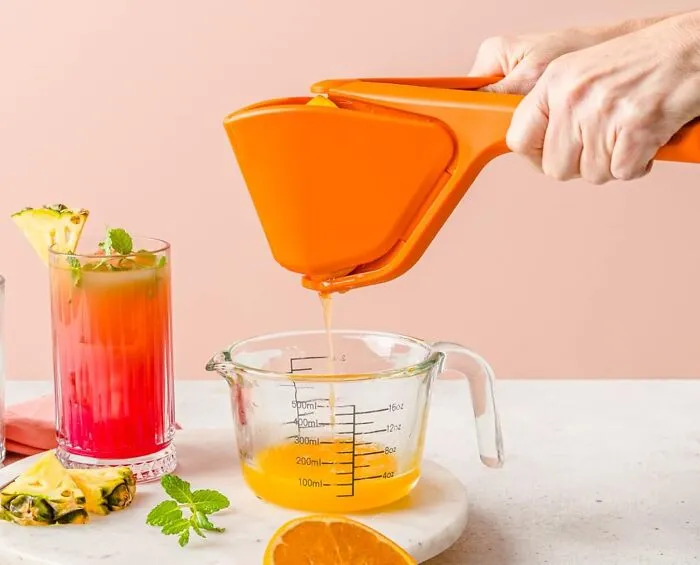 Pucker Up, Lemons! This <a Style="Display:inline;" Href="Https://Www.amazon.com/Dp/B00l2bh9t6?ascsubtag=7721328%2c5%2c33%2cd%2c0%2c0%2c0%2c900%3a2%3b974%3a3%3b1125%3a2%3b1338%3a1%2c0%2c0%2c0%2c0&btn_ref=srctok-E2379313e3fee0d4&th=1&linkcode=ll1&tag=bpcorgi-20&linkid=eeda9b2a9a5359adea98c1b2b85b01e8&language=en_us&ref_=as_li_ss_tl" Target="_blank"><span Style="Font: Inherit; Color: #d74b1f;"> Lemon Fluicer</Span> Is About To Squeeze The Daylights Out Of You