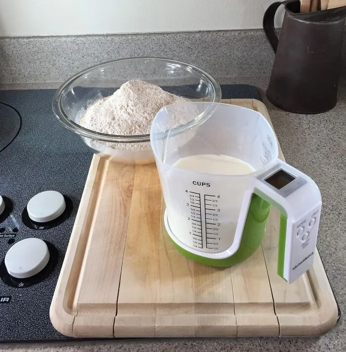 Baking Fails Are So Last Season. This   <a Style="Display:inline;" Href="Https://Www.amazon.com/Dp/B06y3bfhjl?ascsubtag=7721328%2c2%2c33%2cd%2c0%2c0%2c0%2c1236%3a3%3b900%3a2%3b974%3a2%3b1125%3a3%3b1338%3a1%2c0%2c0%2c0%2c0&btn_ref=srctok-Cbb6cbcf595af192&th=1&linkcode=ll1&tag=bpdingo-20&linkid=457a2e07c560c24e02499032a5474eae&language=en_us&ref_=as_li_ss_tl" Target="_blank"><span Style="Font: Inherit; Color: #d74b1f;"> Digital Kitchen Food Scale And Measuring Cup</Span> Is Here To Make Sure Your Recipes Turn Out Perfectly Every Time