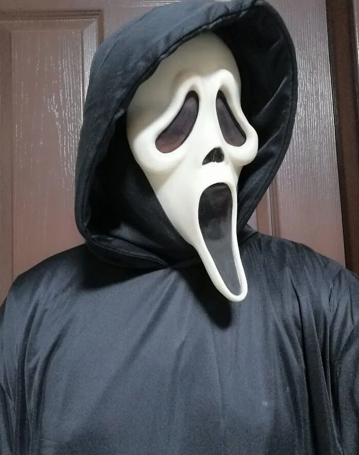 Dial Up The Terror And Become The Face Of Halloween Horror In This Iconic   <a Style="Display:inline;" Href="Https://Www.amazon.com/Fun-World-Costumes-Scream-Costume/Dp/B0027vt61y?ie=utf8&linkcode=ll1&tag=bphippopotamus-20&linkid=b7899672e4630ac00e1df02fe3f5d6e4&language=en_us&ref_=as_li_ss_tl" Target="_blank"><span Style="Font: Inherit; Color: #d74b1f;"> Classic Scream Mask </Span>