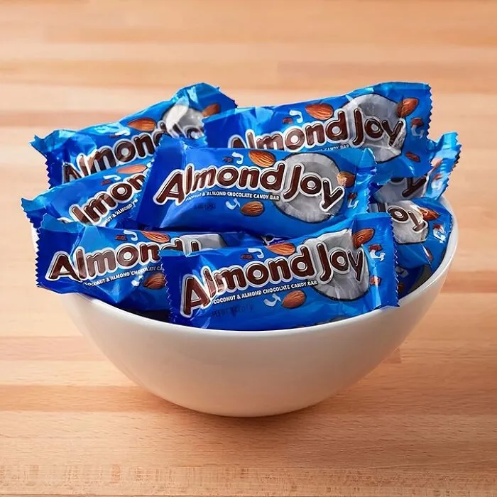 Nutty Halloween Fun With <a Style="Display:inline;" Href=" Https://Www.amazon.com/Almond-Joy-Coconut-Chocolate-Individually/Dp/B00op1414q?crid=7jr7mmyn5ipu&dib=eyj2ijoimsj9.qrc5sszk5024vnm-Joqxqbgzmjwmgaqza99b6cxrsi7qhpdaqdf86ztvpzmi1vjboyyl9ov_w99kjk12fujpjqwmsvudvh1-4bccbm0t5aqto5oueqjtmcksl8cwccrnruwm-Fe0nfbqisat4flppdjxeom1drja5xoyren5j-3w8ckolhj0samgropqo4jivg9jt9bpwwjwncnyzx4gdt8s6ppxmodeipmqmm-Krgjkqlfzxlttf7kycq5ijv7bcfks_zskqrl6ffhb-Hqkpwirwga2op7evxoj5oycpzs.juxud7iiqx1b9jn4q1hgdsnr3baieqe3_ld7r0jo8ua&dib_tag=se&keywords=almond+joy+pack&qid=1726567830&sprefix=almond+joy+pac%2caps%2c251&sr=8-58&linkcode=ll1&tag=artandesignews-20&linkid=5bf5011d75940b66956ee84215aba166&language=en_us&ref_=as_li_ss_tl " Target="_blank"> <span Style="Font:inherit;color:#d74b1f;"> Almond Joy's</Span> Perfect Combo Of Chocolate, Coconut, And Almonds!