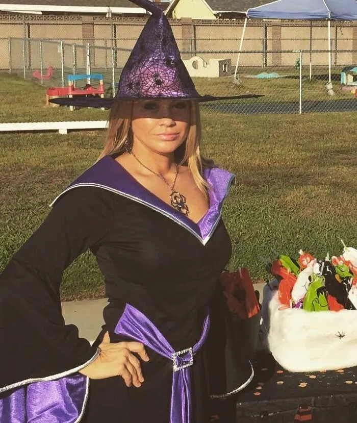 Bewitch The Halloween Crowd With Your Spellbinding Style In This Enchanting   <a Style="Display:inline;" Href="Https://Www.amazon.com/California-Costumes-Incantasia-Glamour-Costume/Dp/B003tu1hy6?ie=utf8&linkcode=ll1&tag=bphippopotamus-20&linkid=6dd3563b4f48952e686a9d5f3c64643a&language=en_us&ref_=as_li_ss_tl" Target="_blank"><span Style="Font: Inherit; Color: #d74b1f;"> Glamour Witch </Span> Costume