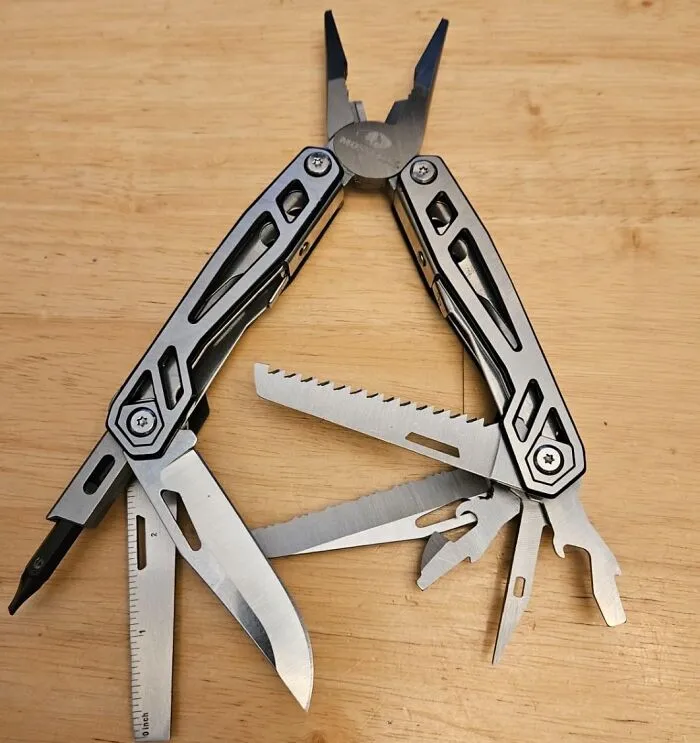 "Always carry a  <a style="display:inline;" href="https://www.amazon.com/Multitool-Stainless-Screwdriver-Self-locking-Sheath-Perfect/dp/B084VJFX9M?crid=3KR7L372PYPNY&dib=eyJ2IjoiMSJ9.GJnFmdEGTJHhTPPkxuG8VD3dkRJRsKKt1lJytOOY7J_lSqEuLH8iSKx6MsH3N7bAAlarPQg1xp59iBO-dpKt0ndiaDEqI2d4sIXc3QZsCmT36YBTMhs1GU1775MhS5F4jQ4RkBTIhiRnIjPFAx7wJLdqxggC4mYNR3uK8ltk9NV1RjlWJnaes-z9DrjgWe6JfZiJwqx7hUU96T4OckZ8pN-_N34h5vK6mgUhMN14zF1ZzplwEFExqeS-DEMmMz7sioFUq_cVYfYC2eqpu09IiyHEGjbxGJWyobDJTKnwSNw.33OZskmDsuSAMV2twlu-MCviqLYgQUP6wsrTIb038m8&dib_tag=se&keywords=multitool&qid=1725961470&sprefix=multitool%2Caps%2C427&sr=8-1-spons&sp_csd=d2lkZ2V0TmFtZT1zcF9hdGY&th=1&linkCode=ll1&tag=bpparrot-20&linkId=b2330e543c66f2037b5e01cfbba30b1a&language=en_US&ref_=as_li_ss_tl" target="_blank"><span Style="Font:inherit;color:#d74b1f;"> multitool </Span>  and a hank of paracord." - <span Style="Font:inherit;color:#808080"> rekstout</Span>