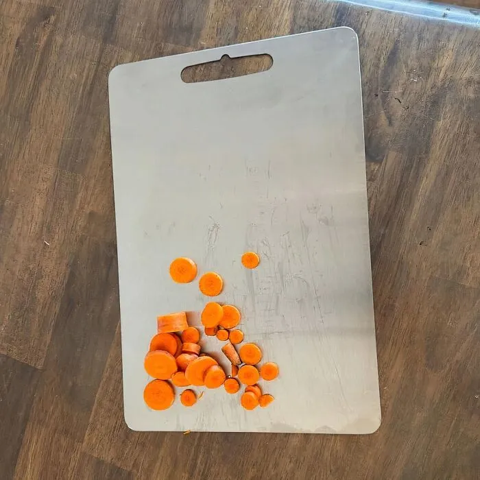 Forget Flimsy Plastic, This   <a Style="Display:inline;" Href="Https://Www.amazon.com/100-Pure-Titanium-Cutting-Board/Dp/B0d9d5npwv?pd_rd_w=f1yvl&content-ID=amzn1.sym.7379aab7-0dd8-4729-B0b5-2074f1cb413d&pf_rd_p=7379aab7-0dd8-4729-B0b5-2074f1cb413d&pf_rd_r=t3csszp0deb971zxnakn&pd_rd_wg=8lchu&pd_rd_r=59a26b89-704d-4ca5-836c-7cf8287c4b45&pd_rd_i=b0d9d5npwv&psc=1&linkcode=ll1&tag=bpmole-20&linkid=b7a2d7e58b7ce645226d7456eae34553&language=en_us&ref_=as_li_ss_tl" Target="_blank"><span Style="Font: Inherit; Color: #d74b1f;"> Pure Titanium Cutting Board</Span> Is The Kitchen Workhorse You Never Knew You Needed 