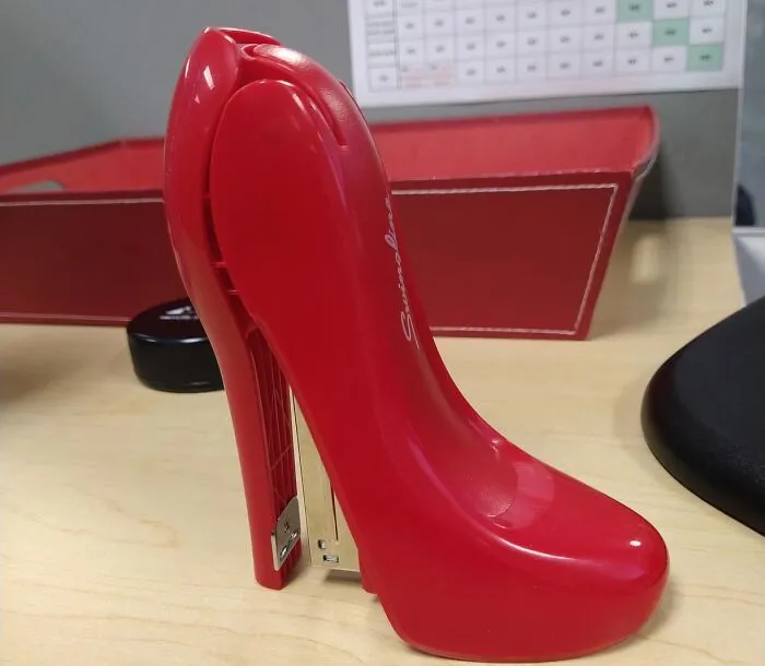 This Isn't Your Grandma's Stapler! This <a Style="Display:inline;" Href="Https://Www.amazon.com/Swingline-Stapler-Accessories-Novelty-Capacity/Dp/B00qmdyuri?crid=2fdo7qnewa2lo&dib=eyj2ijoimsj9.ivadwobv4c2_kygd8k23itz6dgk4wd7xcpaqkepr14i6rmsm7wtgpxjaexiwrkeu8cm58izvbnkj2qolqdm9xkd49efqcosknlsa_kxahtmmolvtj88gxvxbk39xsxx41spngj6h2tamwy94avukf7sjrznyjwvnjjvnn0w2paszecstrigkpqg1gg01oxvwmjskrtjb_0mldnktwja50onomajspy9zdnlf57xu7oxxkbkbh8ivcrspgdfyoocfjre02on0prikehch51_abuzbfjcdrvfgdwr24tlndea.k3bk4uaza6e5idgo6oxuchdlysg6zqltcn4_t6_ntkw&dib_tag=se&keywords=quirky%2bstapler&qid=1726800873&sprefix=quirky%2bstapl%2caps%2c389&sr=8-89&th=1&linkcode=ll1&tag=bpjaguar-20&linkid=4f5825ab51f0a4a7c679449e2b8bee33&language=en_us&ref_=as_li_ss_tl" Target="_blank"><span Style="Font: Inherit; Color: #d74b1f;"> High Heel Stapler</Span> Is The Chic And Sassy Way To Keep Your Documents Organized