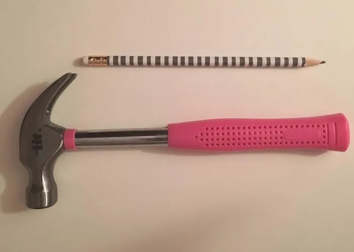 Finally, A Hammer That Perfectly Matches Your Manicure! This <a Style="Display:inline;" Href="Https://Www.amazon.com/Iit-88400-Ladies-8-Ounce-Hammer/Dp/B004fn5r2e?ascsubtag=__com_click_id__%7cnull%7cdtp%7ccn&linkcode=ll1&tag=bpbear-20&linkid=47acbb1ec9ad6b5239855ccfdbf24082&language=en_us&ref_=as_li_ss_tl " Target="_blank"><span Style="Font: Inherit; Color: #d74b1f;"> Ladies 8-Ounce Claw Hammer</Span> Is The Adorable (But Surprisingly Effective) Tool Every DIY-Diva Needs
