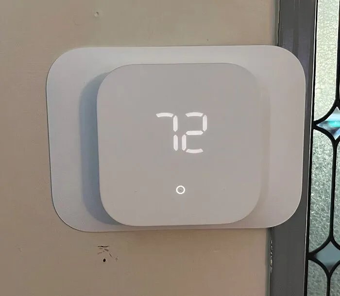 "Change your thermostat so the temperature goes down an hour before bedtime and gets warmer 30 minutes before you wake up. The cooler temperatures get your body to sleep and the warmer temperatures help you wake up" - <span Style="Font:inherit;color:#808080"> lexid22</Span>