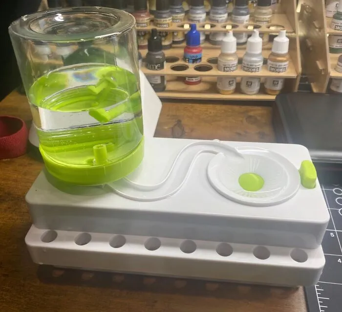 This <a Style="Display:inline;" Href="Https://Www.amazon.com/Cleaner-Recycling-Paintbrush-Watercolor-Water-Based/Dp/B0c6mn5c3p?ie=utf8&th=1&linkcode=ll1&tag=bplemur-20&linkid=4c322fcbe27459318f7f06acf400439e&language=en_us&ref_=as_li_ss_tl" Target="_blank"><span Style="Font: Inherit; Color: #d74b1f;"> Paint Brush Cleaner Rinse Cup</Span> Recycles Water, So You Can Create Beautiful Art Without Wasting Resources