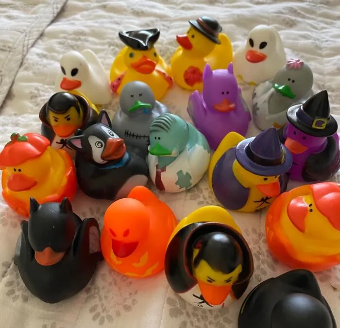 Swap Sugar Highs For Rubber Duck Surprises With These Boo-Tifully Cute   <a Style="Display:inline;" Href="Https://Www.amazon.com/Dp/B07wj1hk33?psc=1&pf_rd_p=8731cf14-A5af-469f-9ca4-1f4799dd0e7c&pf_rd_r=wp1pscbhmdaebefpr1mq&sp_csd=d2lkz2v0tmftzt1zcf9kzxrhawxfdghlbwf0awm&pd_rd_w=tcp1x&content-ID=amzn1.sym.8731cf14-A5af-469f-9ca4-1f4799dd0e7c&pd_rd_wg=lwbeh&pd_rd_r=8e1b6627-E523-4715-A315-8a6be54d9c52&pd_rd_i=b07wj1hk33&linkcode=ll1&tag=bprat-20&linkid=62410d864182bddf9fc62c1f95acb387&language=en_us&ref_=as_li_ss_tl" Target="_blank"><span Style="Font: Inherit; Color: #d74b1f;"> Halloween Rubber Ducks </Span>
