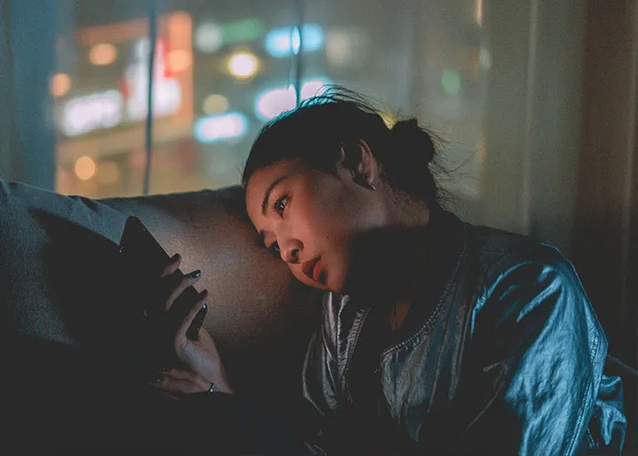 "Left Her Boyfriend To Be With Me": 50 Red Flags People Wouldn't Ignore In A Partner Again