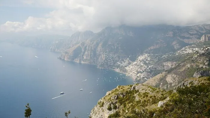 Someone Asks Online: "What Is The Most Beautiful Place You Have Ever Visited?", Receives 33 Answers