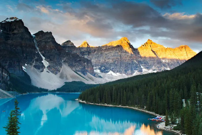 Someone Asks Online: "What Is The Most Beautiful Place You Have Ever Visited?", Receives 33 Answers