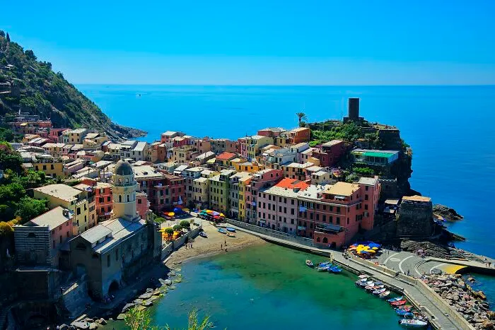 Someone Asks Online: "What Is The Most Beautiful Place You Have Ever Visited?", Receives 33 Answers