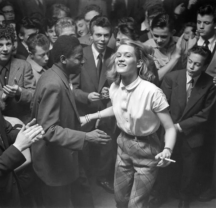 50 Unforgettable Historical Photos That Tell Stories Beyond Words