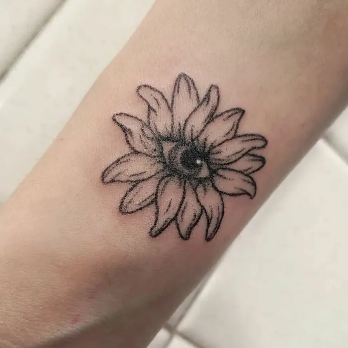 I Am A Handpoke Tattoo Artist, And Here Are 18 Of My Creations