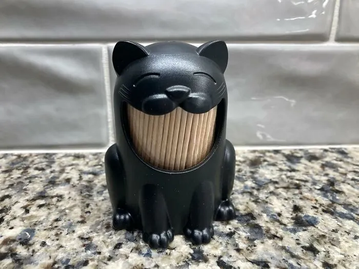 Need A Toothpick? Meet<span Style="Font:inherit;color:#d74b1f;"> Pickitty</Span>, The Kitty With Toothpicks On Tap