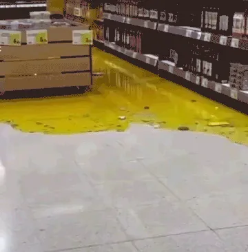 "Oil Shelf Collapsed at Supermarket" - <span Style="Font:inherit;color:#808080"> InGeekiTrust</Span>