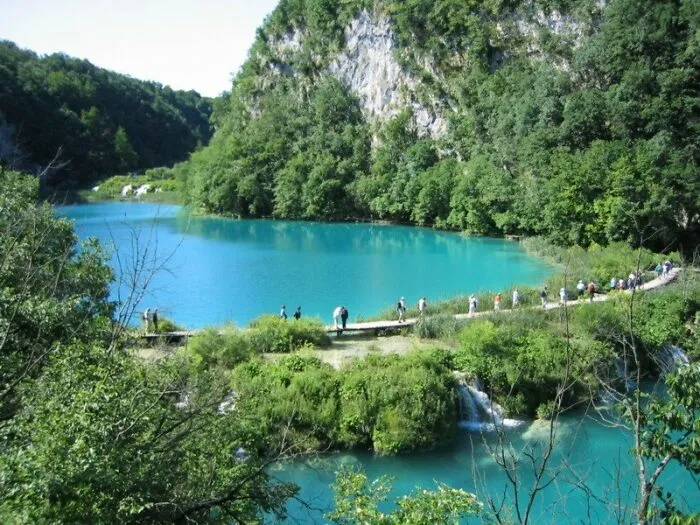 Someone Asks Online: "What Is The Most Beautiful Place You Have Ever Visited?", Receives 33 Answers