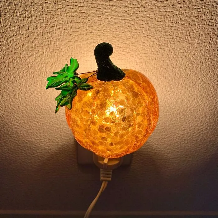This <a Style="Display:inline;" Href="Https://Www.amazon.com/Roman-Halloween-Giftware-Collection-Halloween/Dp/B00cdmq3ae?dib=eyj2ijoimsj9.w8gvynqjnzmyvrzwwkmaqtwto1i__lkns9_n-7_rklukvpw6qnhg-Tpkl4ijuscvxybwqm9zyso4n23fccebx1lun-Ljy7xeuniwd6hm_3wb6uxrjurnhrmsrdq80jax-By_toyg2k6dpm6z-L26mzvofwtqz-L7iwsm4t0679r_jooyuws7abvr9lxdodf_wr71m5hd5f5rx4ucsyhbk91fz5djbbadxds876bghrmphtlg_qesv446vdvgalieexnbhvhr-Jeazeq8bxnh1ptgkakzk0z67up6luwdiri.6npy8azbjdyc9gsnhuuuvmbxrulztzb7ktahxgihx-4&dib_tag=se&keywords=autumn+vibe+items&qid=1725432488&sr=8-175&linkcode=ll1&tag=bpostrich-20&linkid=047c6194348ee5fdc8e9af930cfabd16&language=en_us&ref_=as_li_ss_tl " Target="_blank"><span Style="Font: Inherit; Color: #d74b1f;"> Pumpkin Lamp</Span> Is So Cute, It'll Make You Want To Carve Out Some Time For Cozy Nights In