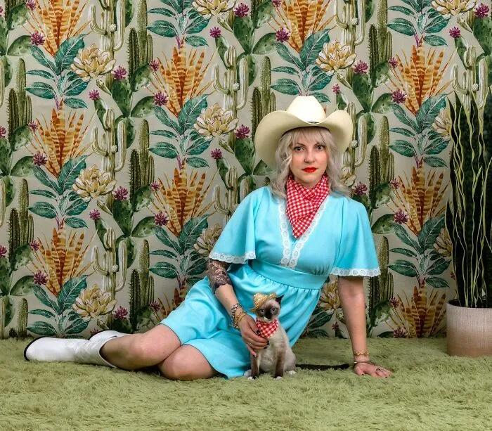This Photographer Captured 30 Silly And Quirky Portraits Of Pets And Their Owners Once Again