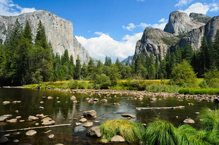 Someone Asks Online: "What Is The Most Beautiful Place You Have Ever Visited?", Receives 33 Answers