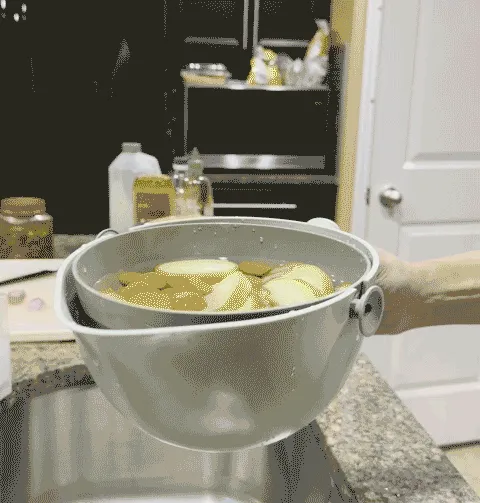 Salad Spinners Are So 2023. This <a Style="Display:inline;" Href="Https://Www.amazon.com/Colander-Rotating-Vegetables-Double-Layer-Detachable/Dp/B0c54v7tbp?ie=utf8&linkcode=ll1&tag=bpcorgi-20&linkid=7d5c055f7611738efe5946c6a9dd4980&language=en_us&ref_=as_li_ss_tl" Target="_blank"><span Style="Font: Inherit; Color: #d74b1f;"> Rotating Washing Basket </Span> Is The Kitchen Multitasking Tool Your Fruits And Veggies Will Be Fighting Over