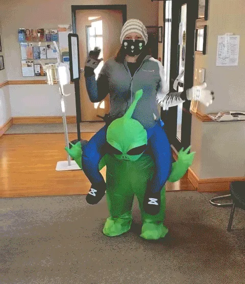 Forget Piggyback Rides, This Halloween You'll Be Hitching A Ride On An Extraterrestrial With This   <a Style="Display:inline;" Href="Https://Www.amazon.com/Double-Couple-Valentines-Inflatable-Costumes/Dp/B08d2zbnrp?ie=utf8&linkcode=ll1&tag=bptoucan-20&linkid=375b5e691c794d74f783fe6e55fbd1a7&language=en_us&ref_=as_li_ss_tl" Target="_blank"><span Style="Font: Inherit; Color: #d74b1f;"> Blow-Up Alien Costume</Span>!