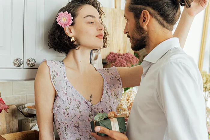 “You Dread Having To Spend Time With Them”: 30 Silent Signals You’re Falling Out Of Love