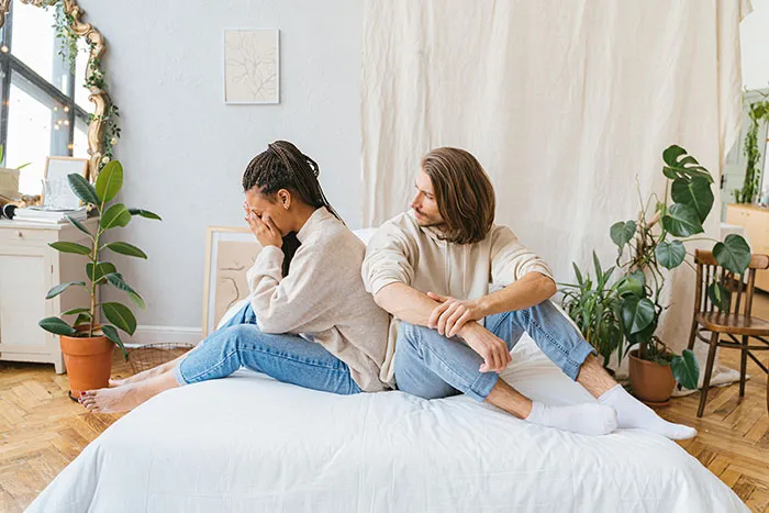 “You Dread Having To Spend Time With Them”: 30 Silent Signals You’re Falling Out Of Love