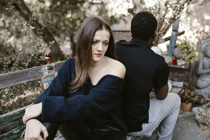 “You Dread Having To Spend Time With Them”: 30 Silent Signals You’re Falling Out Of Love