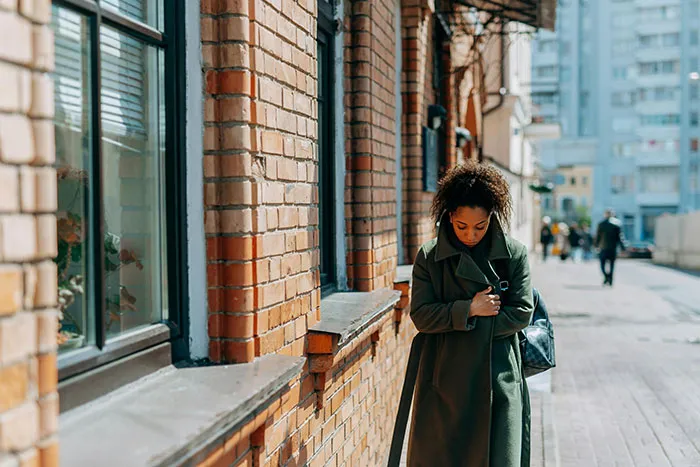 “You Dread Having To Spend Time With Them”: 30 Silent Signals You’re Falling Out Of Love