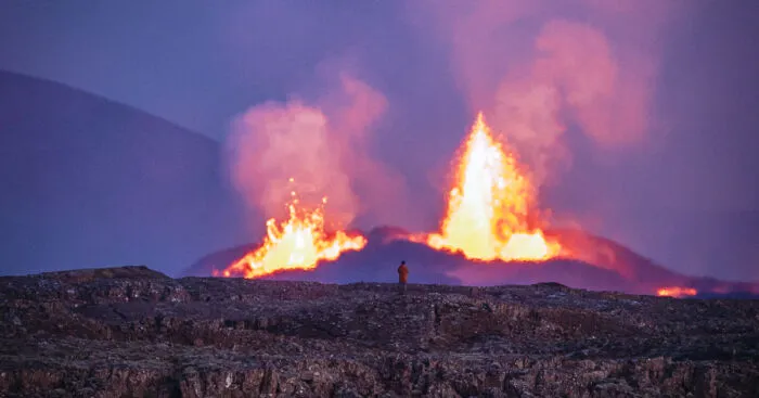 I Finally Captured A Volcanic Eruption In Iceland (9 Pics)
