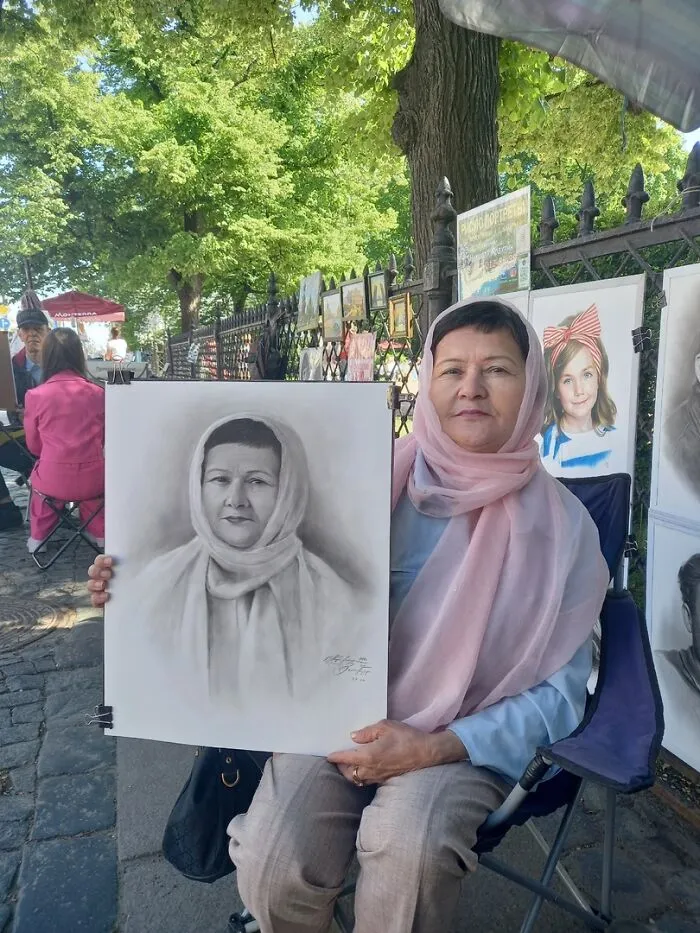 This Street Artist Draws Realistic Portraits That Take Only One Hour To Finish (24 New Pics)