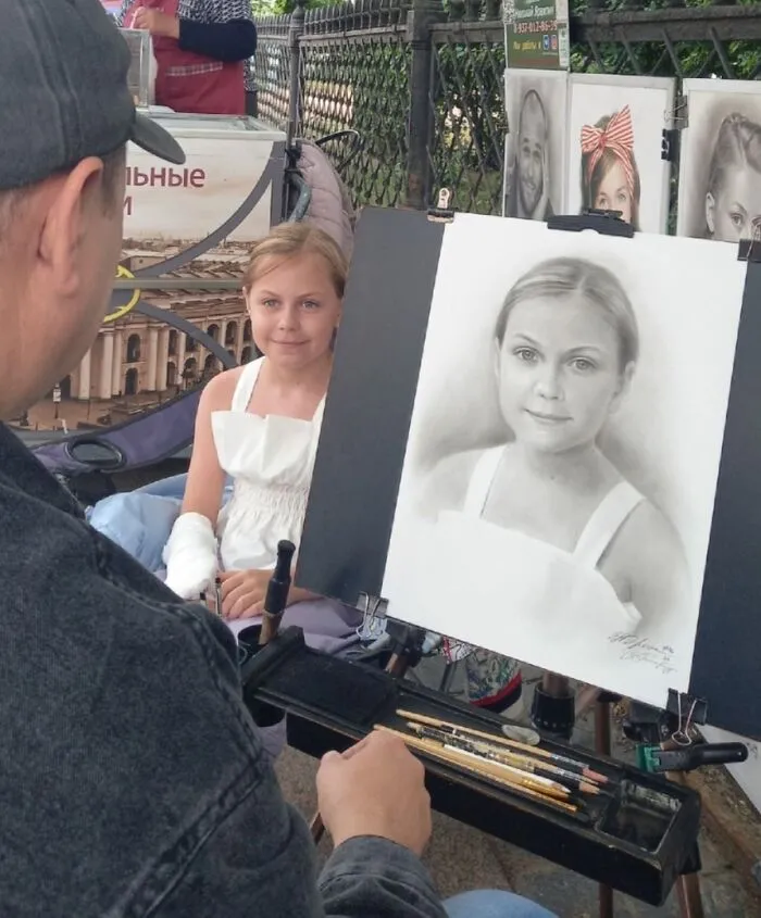 This Street Artist Draws Realistic Portraits That Take Only One Hour To Finish (24 New Pics)