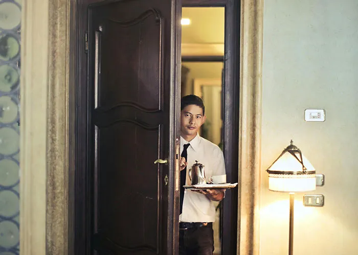 Someone Asked Hotel Employees To Share The Wildest Things They've Seen, And 50 Delivered