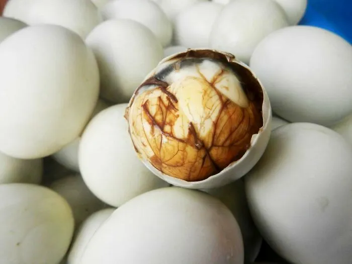 "What Is A Food That Makes You Think, 'How Did Humans Discover This Was Edible?'" (30 Answers)