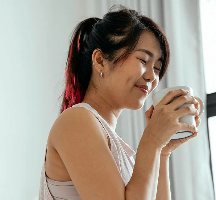 "What Minor Things Are Very Attractive On Women, But They Never Seem To Realize It?" (30 Answers)