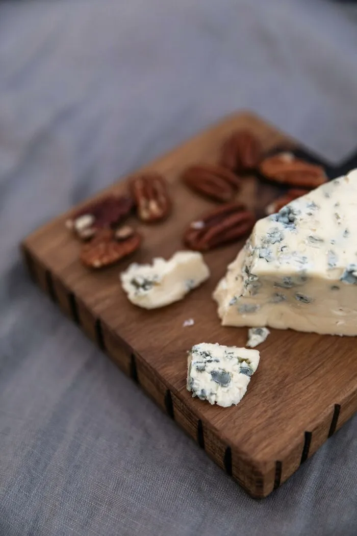 "What Is A Food That Makes You Think, 'How Did Humans Discover This Was Edible?'" (30 Answers)