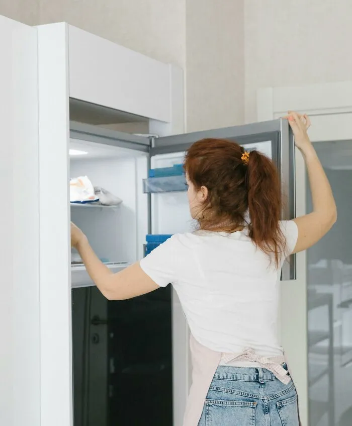 “Sniffing Rubbing Alcohol Gets Rid Of Nausea”: 50 Weird Life Hacks That Work For Some Reason