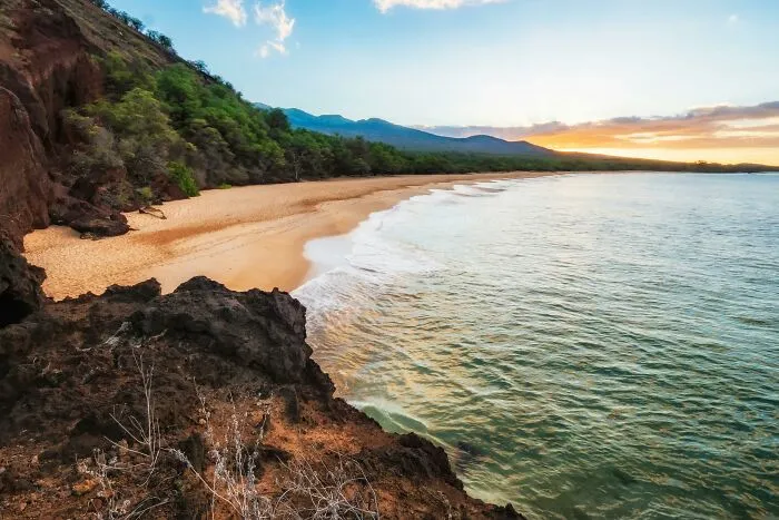 Someone Asks Online: "What Is The Most Beautiful Place You Have Ever Visited?", Receives 33 Answers