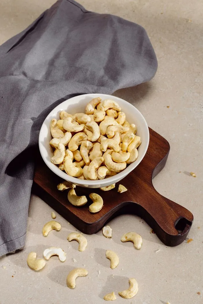 "What Is A Food That Makes You Think, 'How Did Humans Discover This Was Edible?'" (30 Answers)