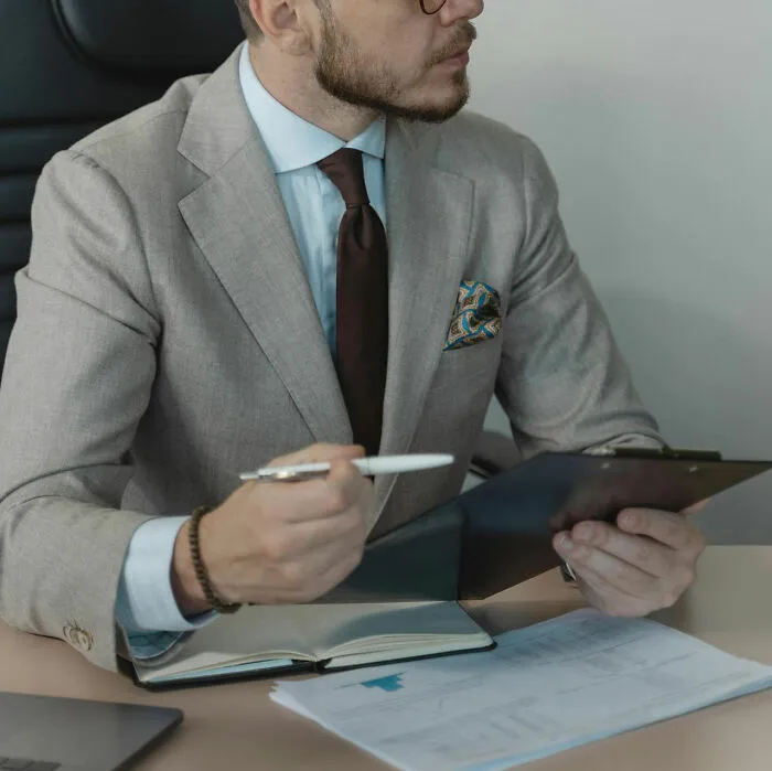 “Leave Immediately”: 30 Netizens Discuss Red Flags To Be Aware Of When Attending A Job Interview