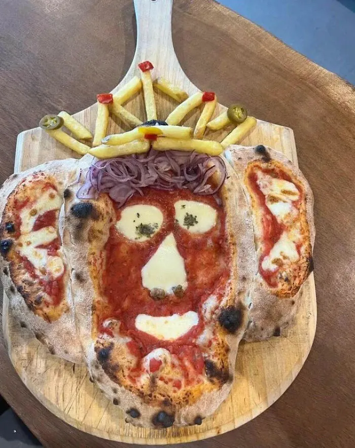 "Pizzas With Threatening Auras": 30 Pics From The Page With The Most Cursed Images Of Pizzas