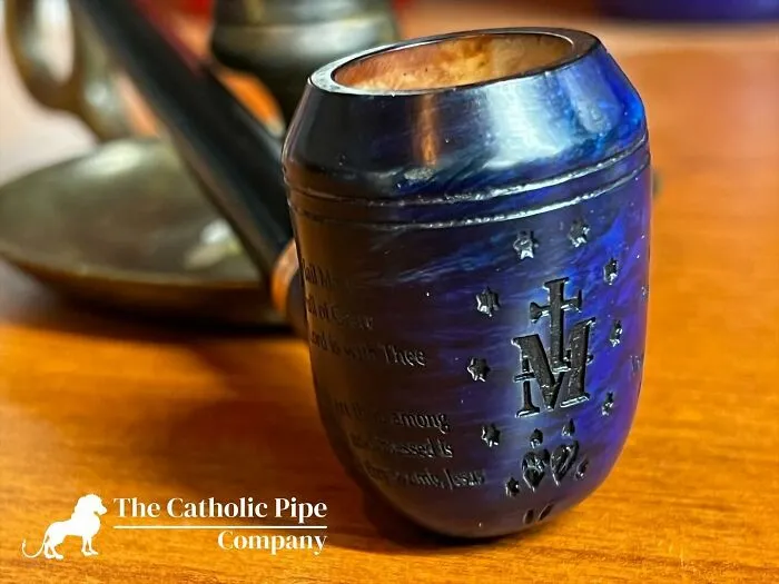 This Nebraskan Artist Crafts Incredible Pipes Featuring Saints, Angels, And Sacred Symbols (29 Pics)