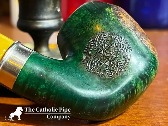 This Nebraskan Artist Crafts Incredible Pipes Featuring Saints, Angels, And Sacred Symbols (29 Pics)