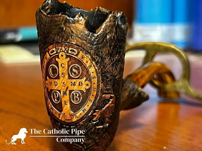 This Nebraskan Artist Crafts Incredible Pipes Featuring Saints, Angels, And Sacred Symbols (29 Pics)
